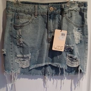 NEW WITH TAGS LITZ PREMIUM DENIM SKIRT STYLE NO. S-2291F SIZE MEDIUM DISTRESSED